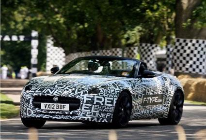 جاكوار تكشف عن سيارة F-TYPE الرياضية  